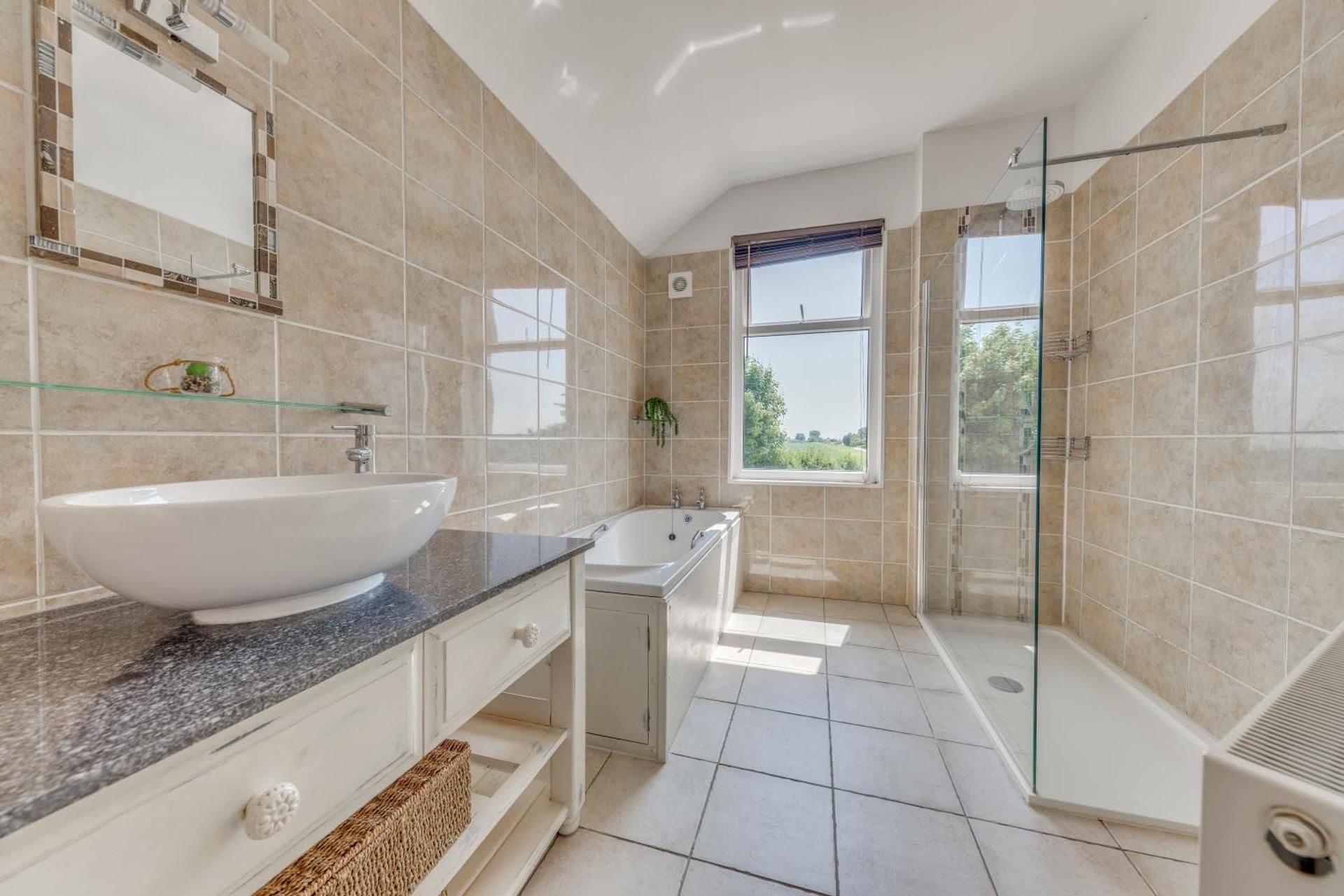 Luxury Cottage with Garden