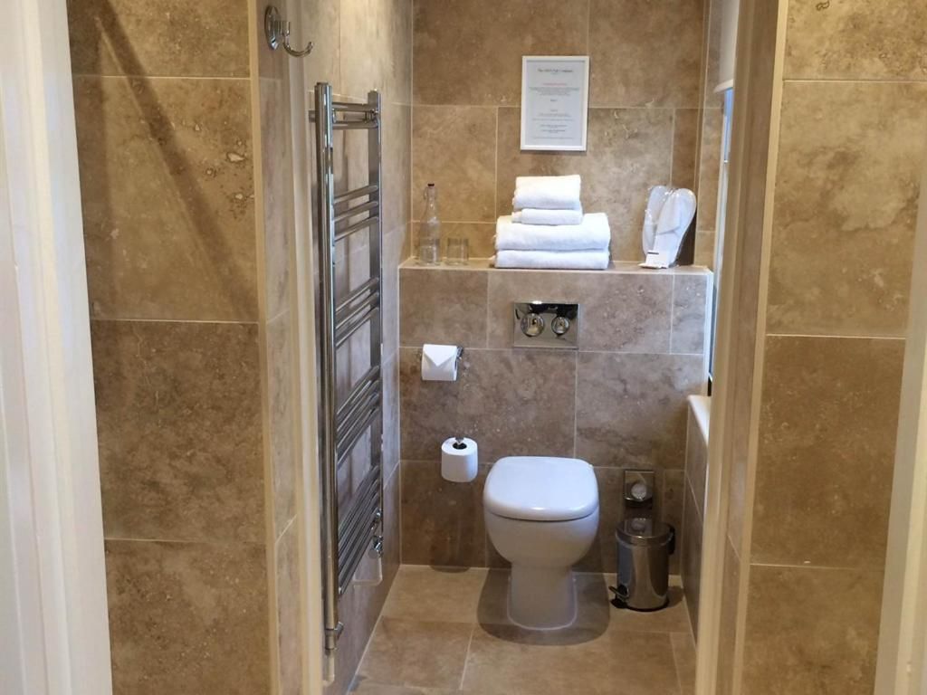 The George Inn double room-ensuite with shower 3