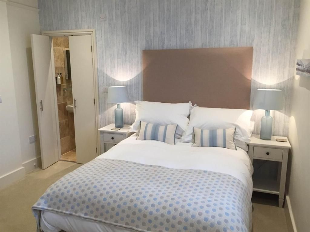 double room-ensuite with shower