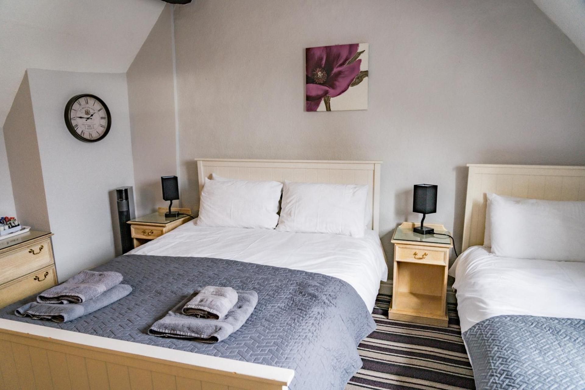 Triple Room with Private Bathroom