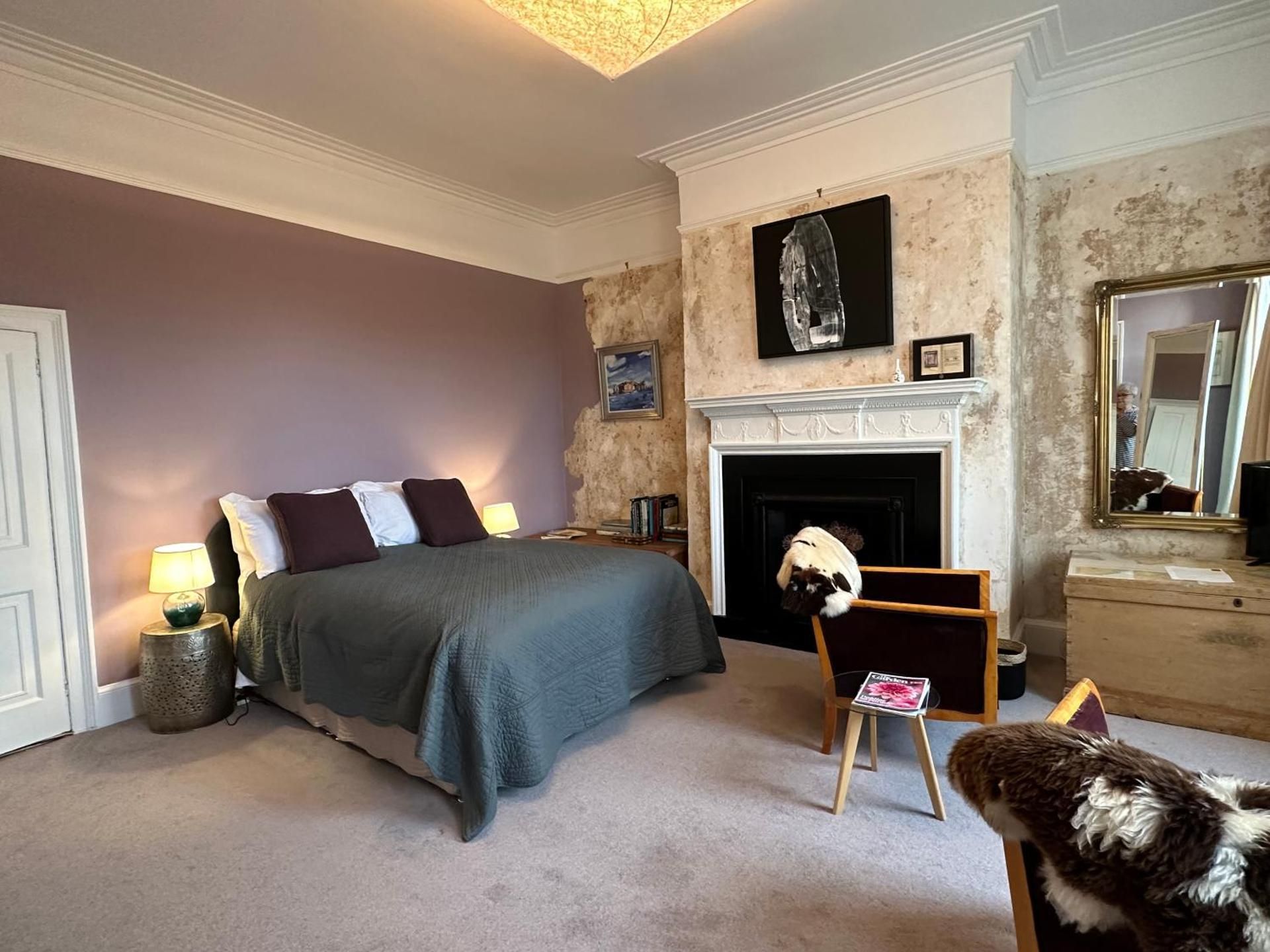 Deluxe Double Room (2 Adults + 1 Child)