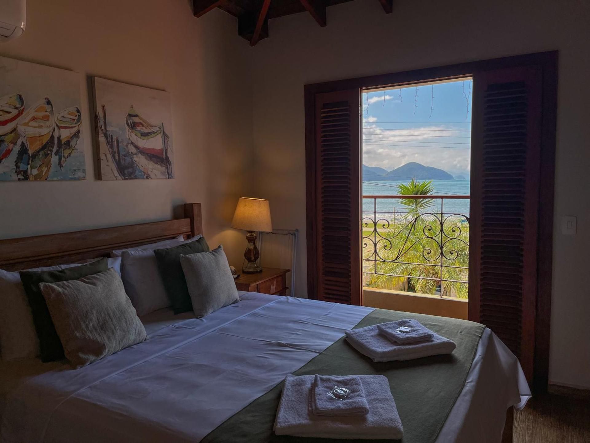 Deluxe Suite with Sea View