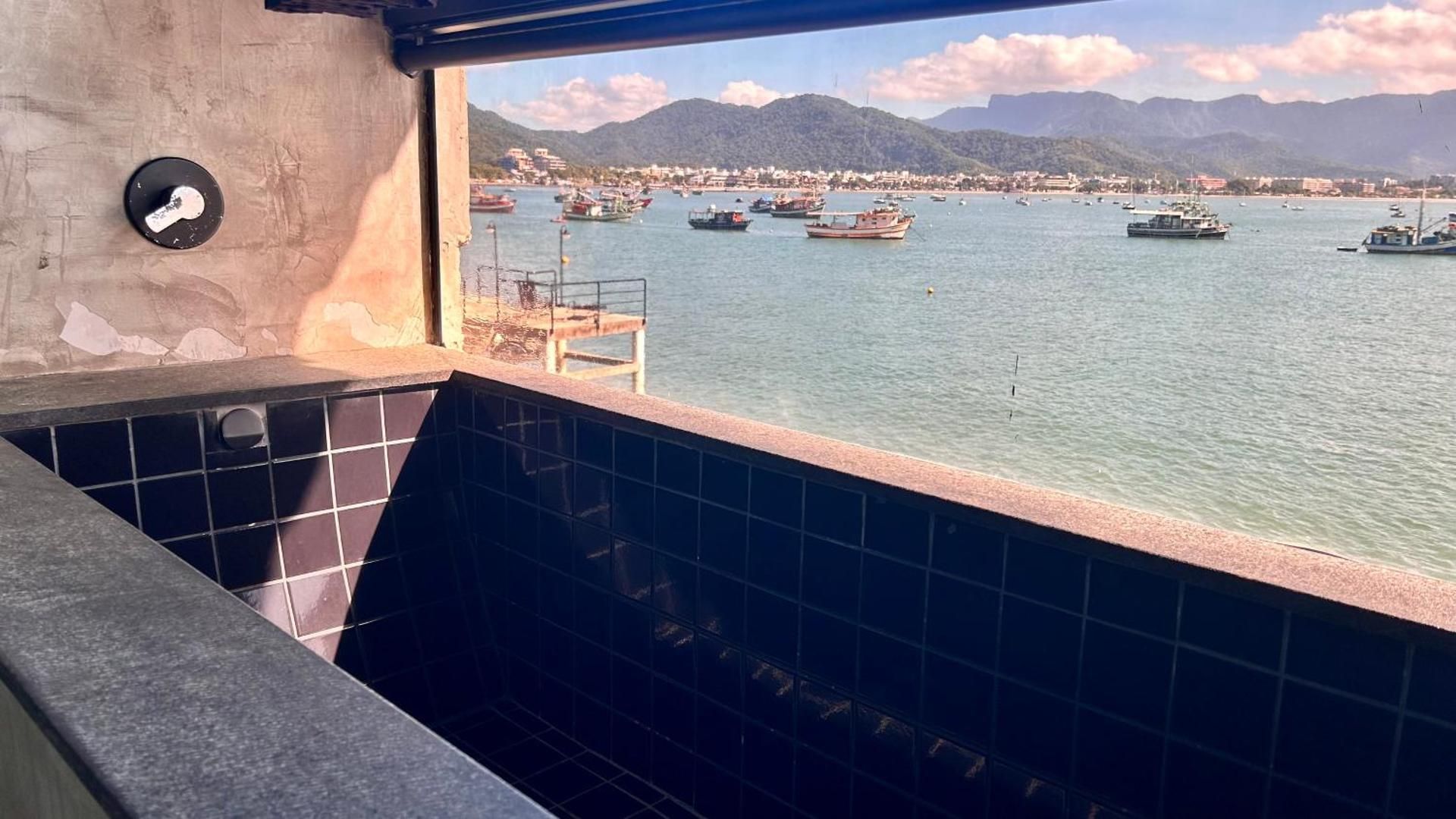 Deluxe Suite with Sea View