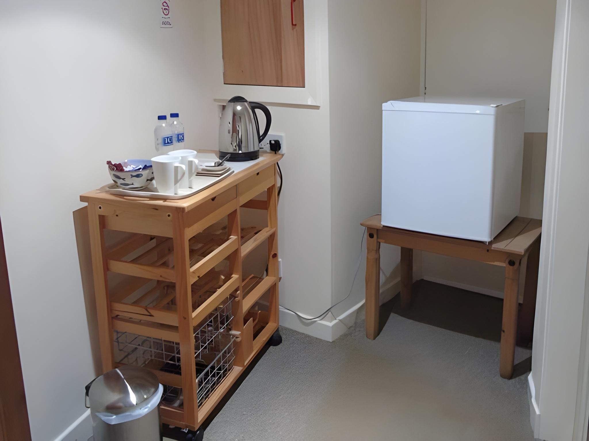 Twin room-Comfort-Ensuite with Shower-Street View