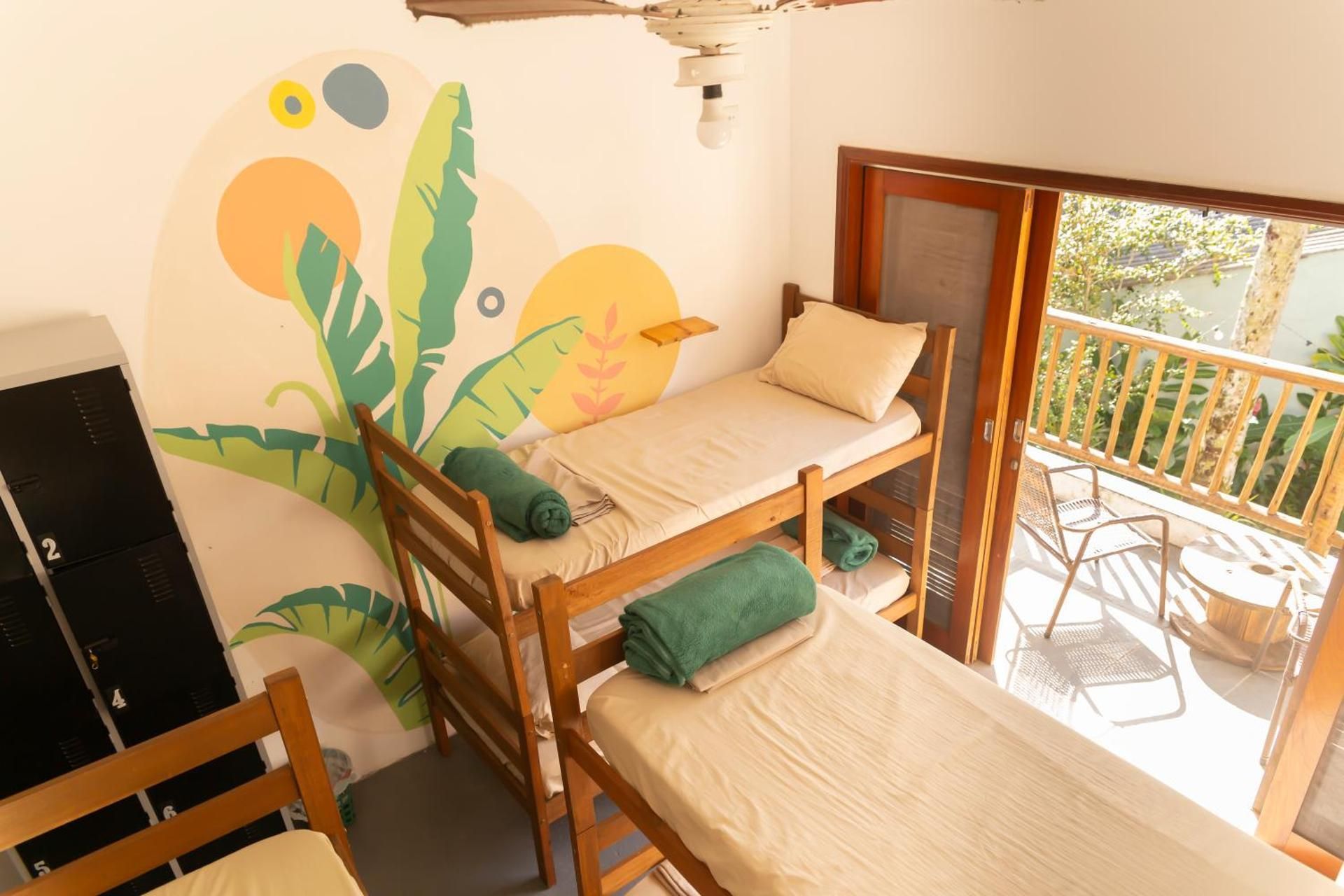 Single Bed in Mixed Dormitory Room