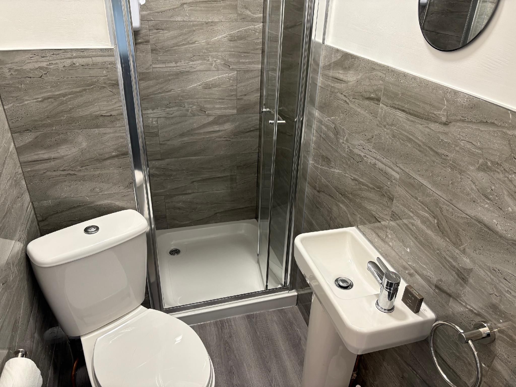 Single ensuite