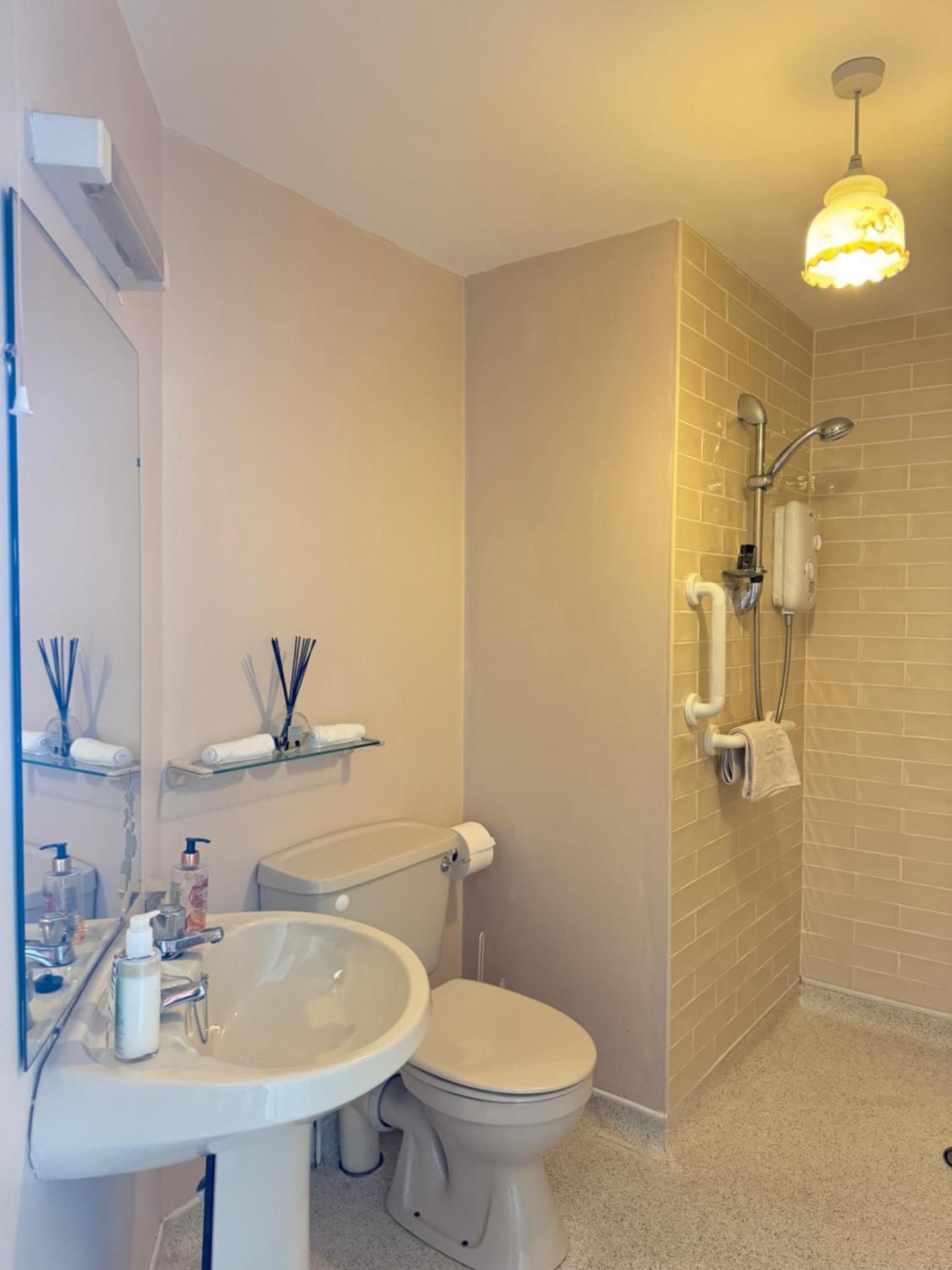 Deluxe Double Room with Shower