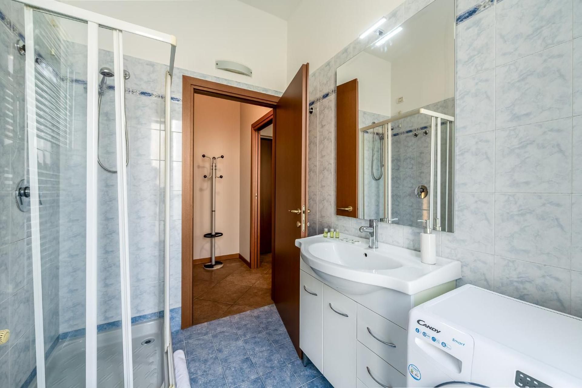 One-Bedroom Apartment with Balcony