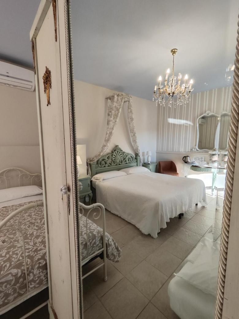 Queen Room with Garden View