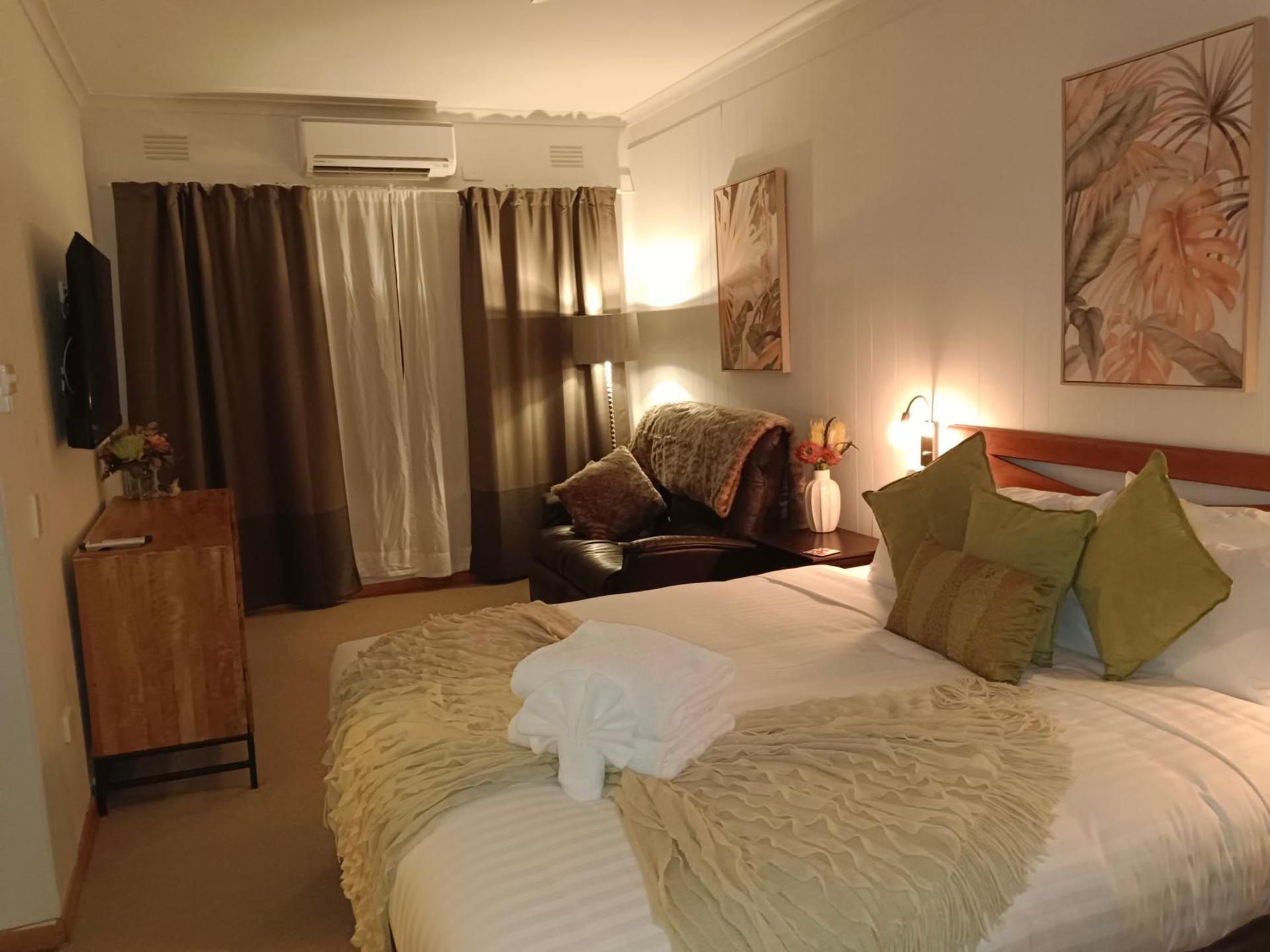 Deluxe King Room