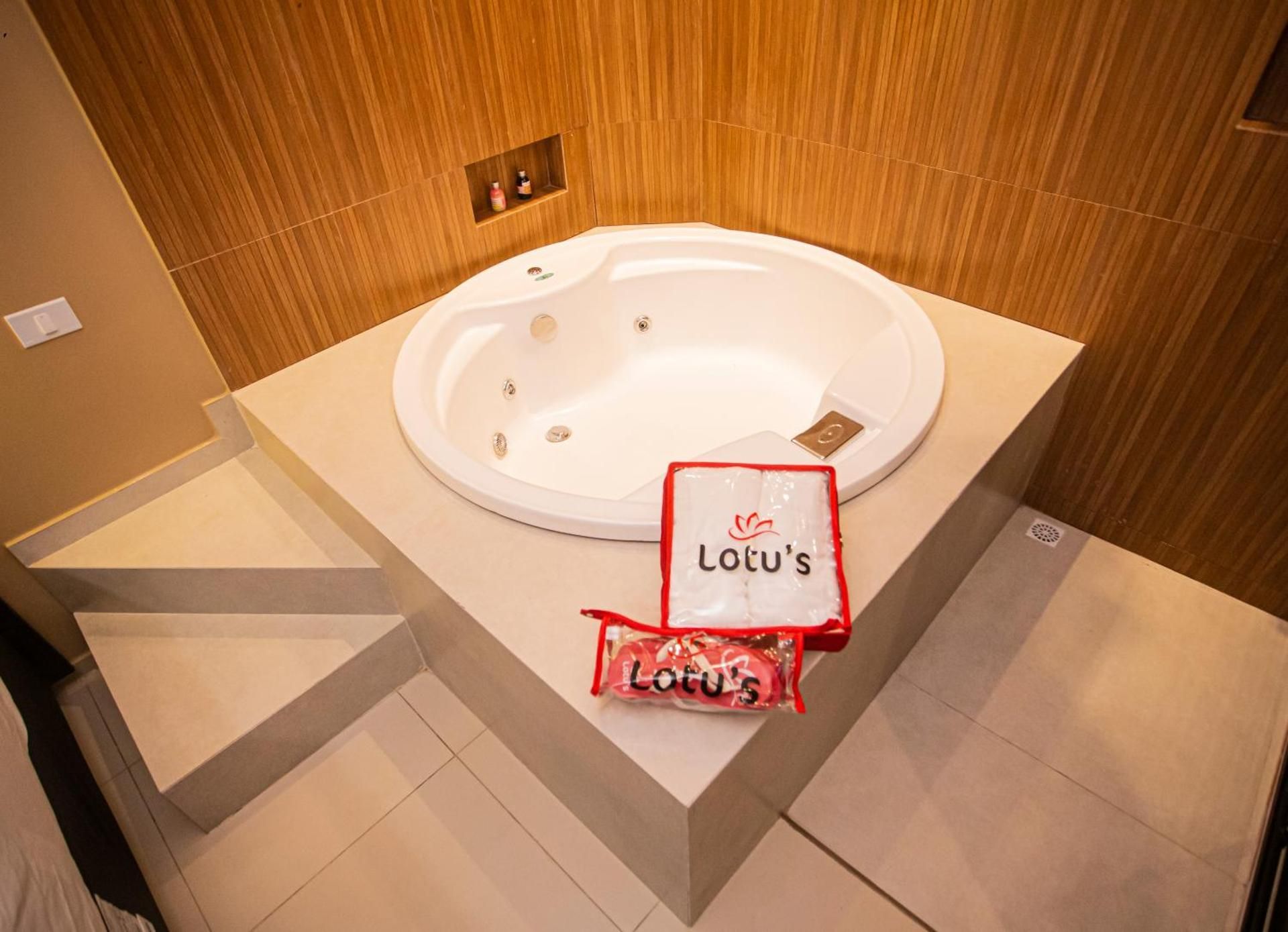 King Room with Spa Bath