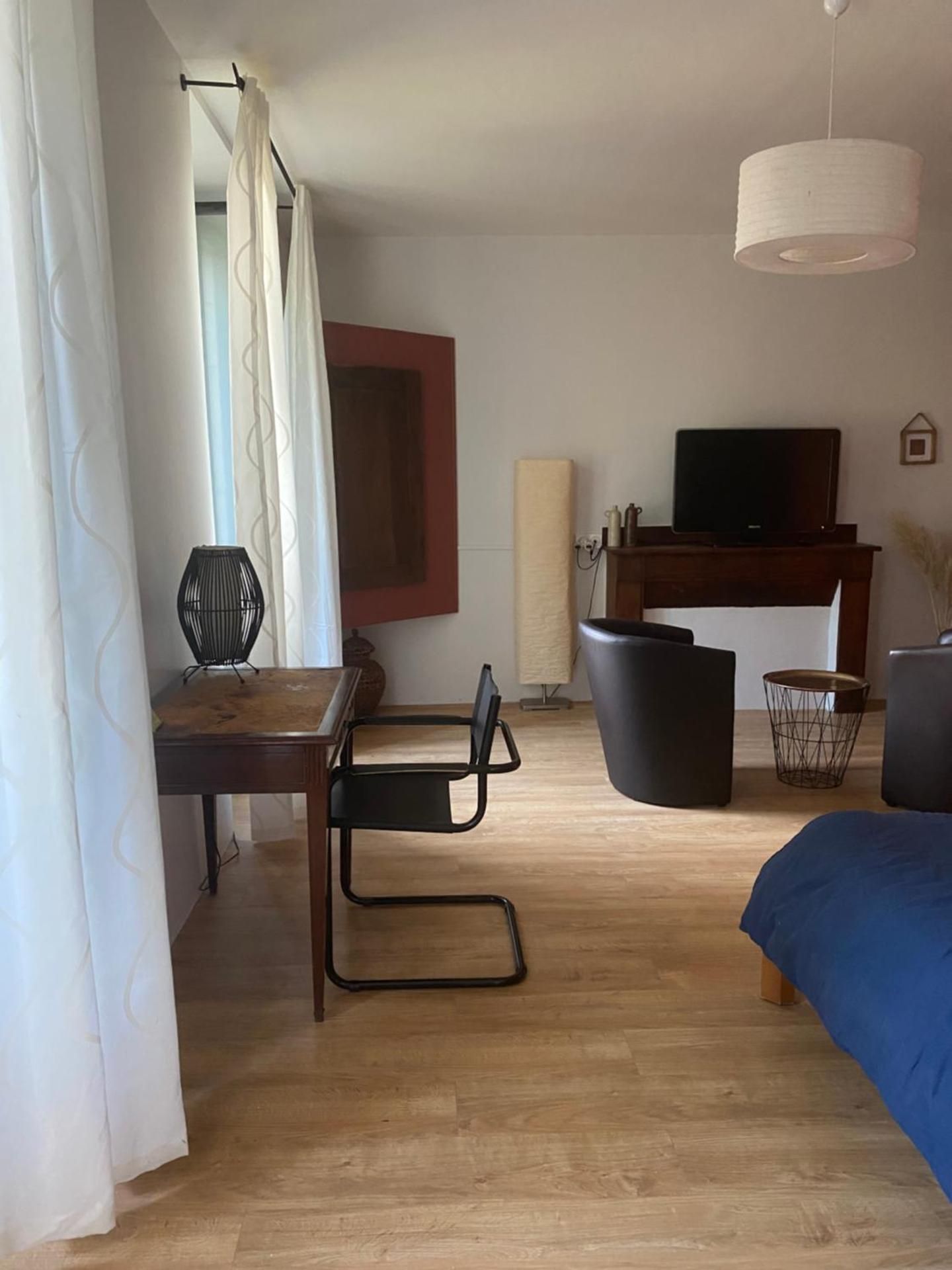 Deluxe Room (2 Adults + 1 Child)