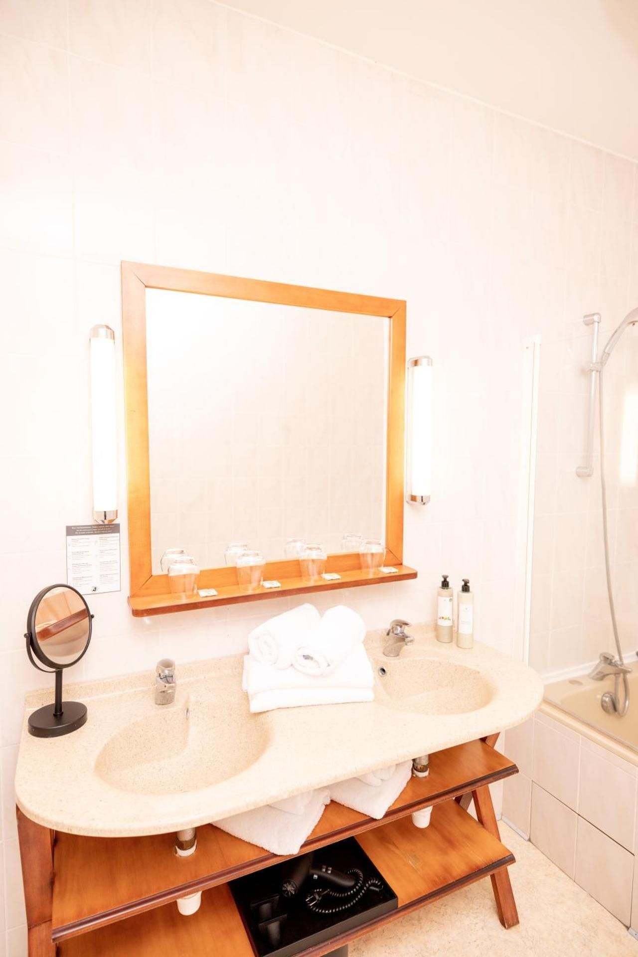 Château de Fontanges Suite de Fontanges 2