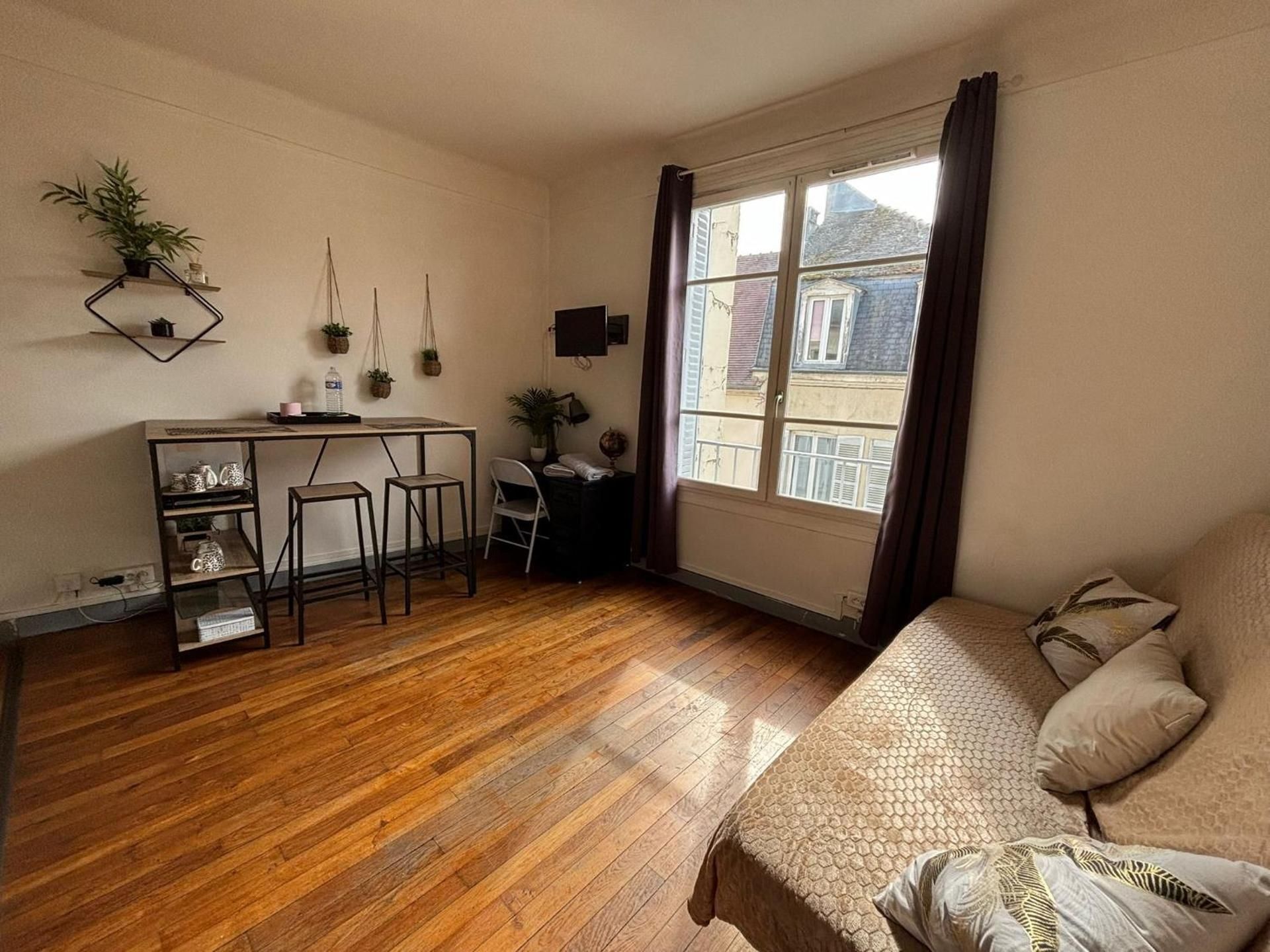 Apartment with Shower