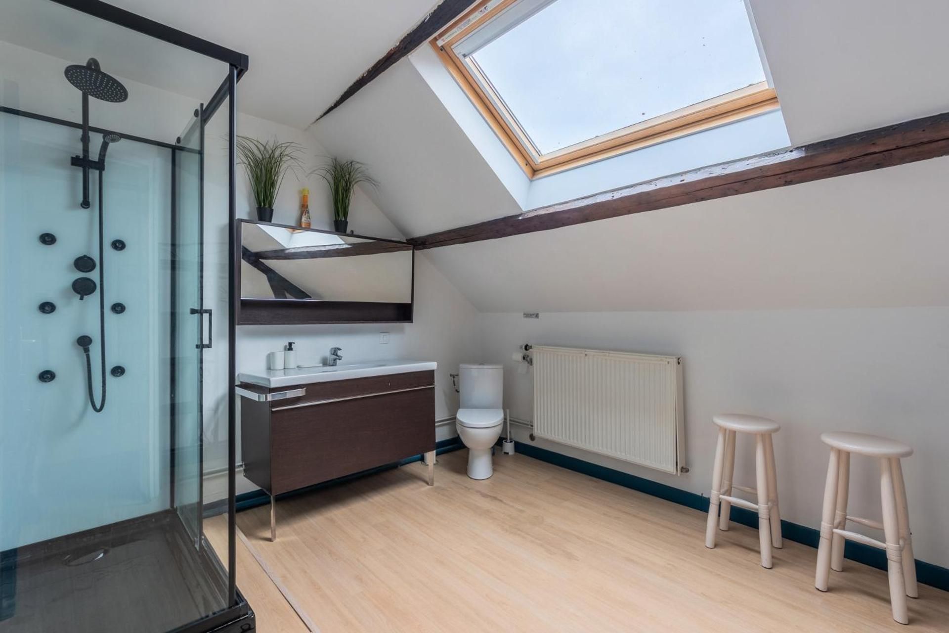 Twin Room with Shared Bathroom