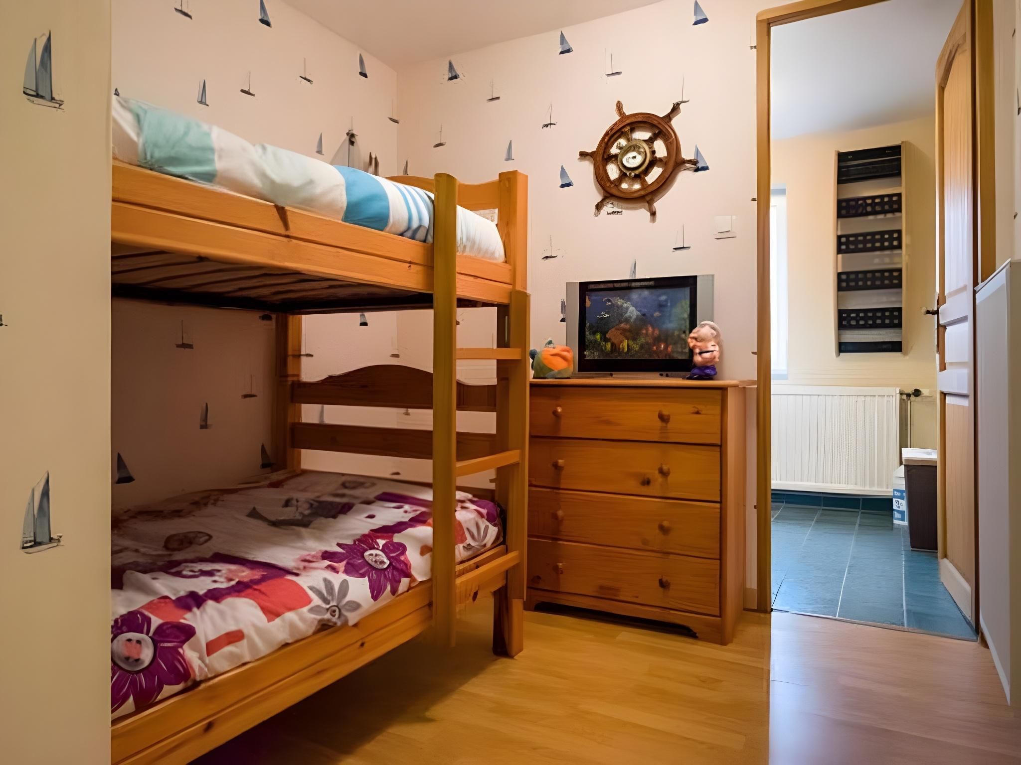 Moussaillon-Apartment-Ensuite with Bath
