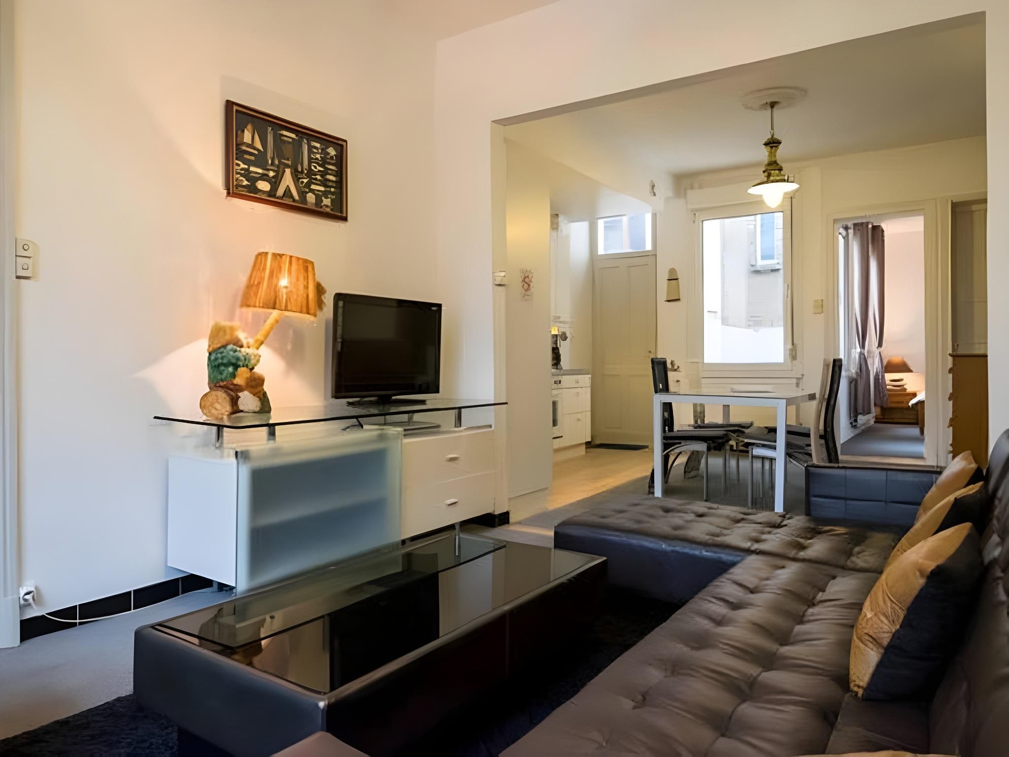 Amiral-Apartment-Ensuite with Shower