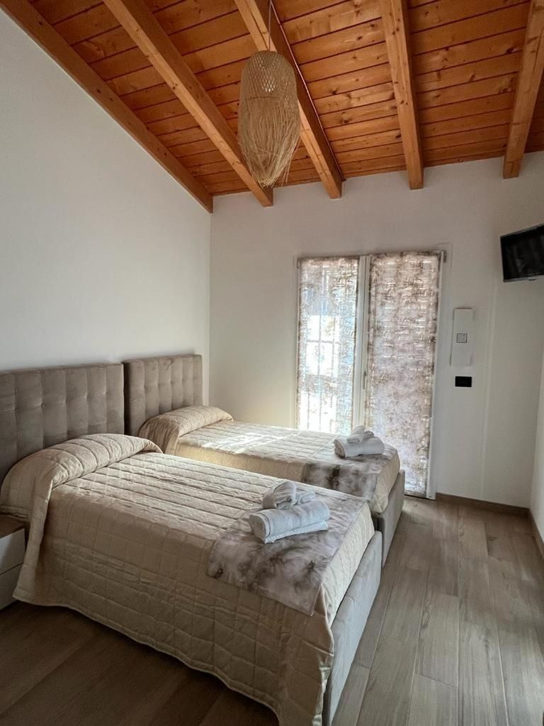 Single Room With Private Bathroom