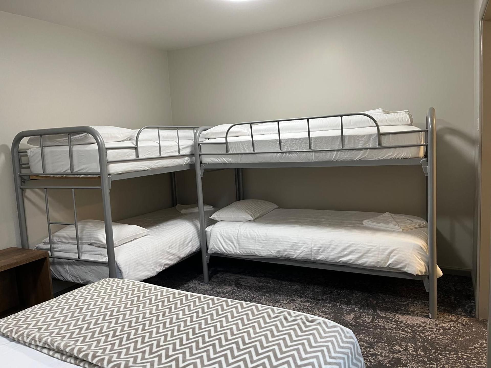 Family Room (7 Adults) 