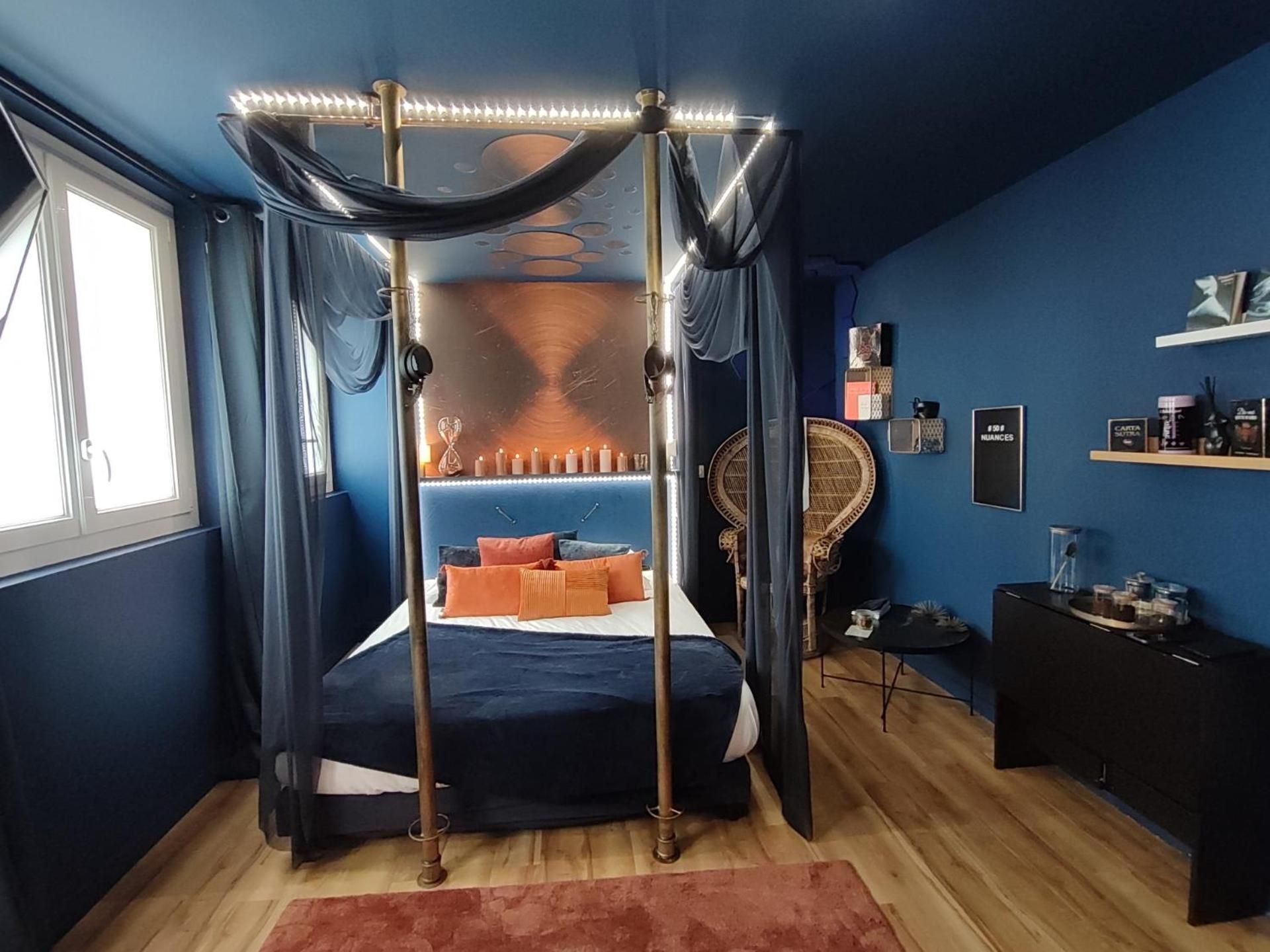 Deluxe Suite with Spa Bath