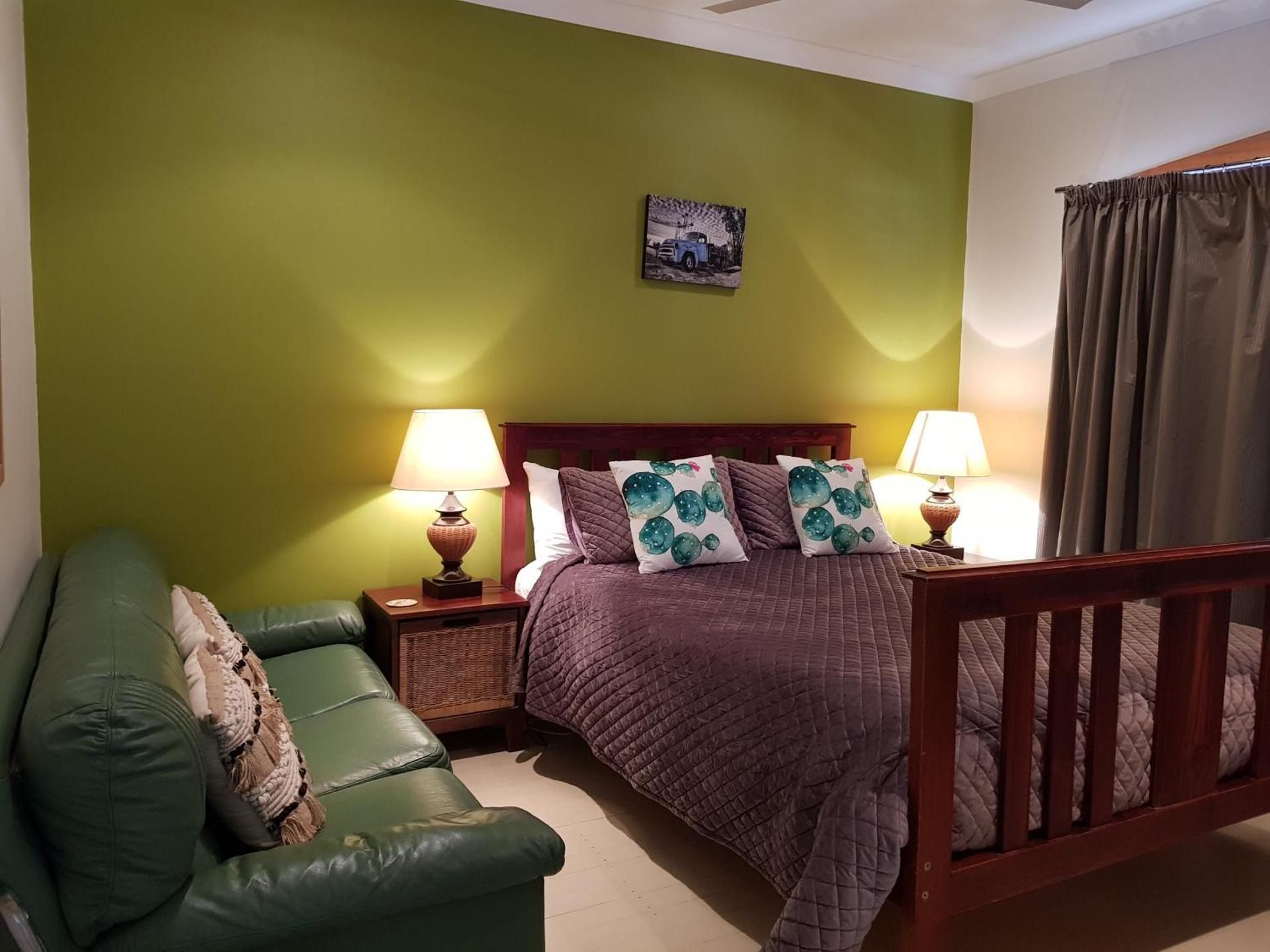 Queen Room with Garden View