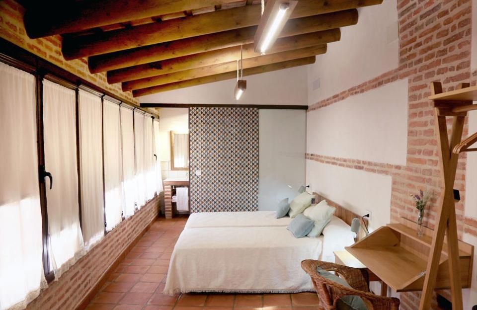 Twin Room with Private Bathroom