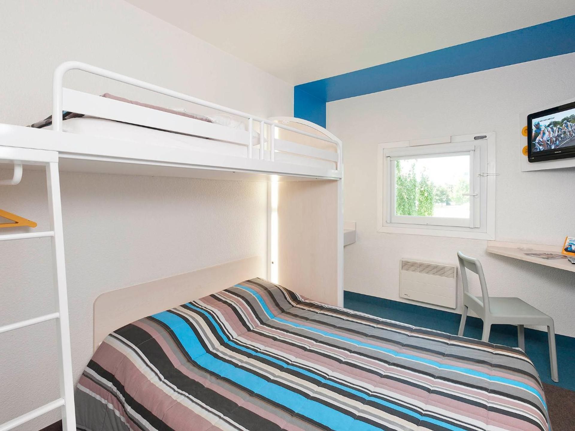 Triple Room with Shared Bathroom