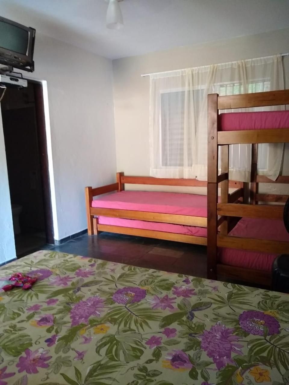 Chalet (6 Adults)