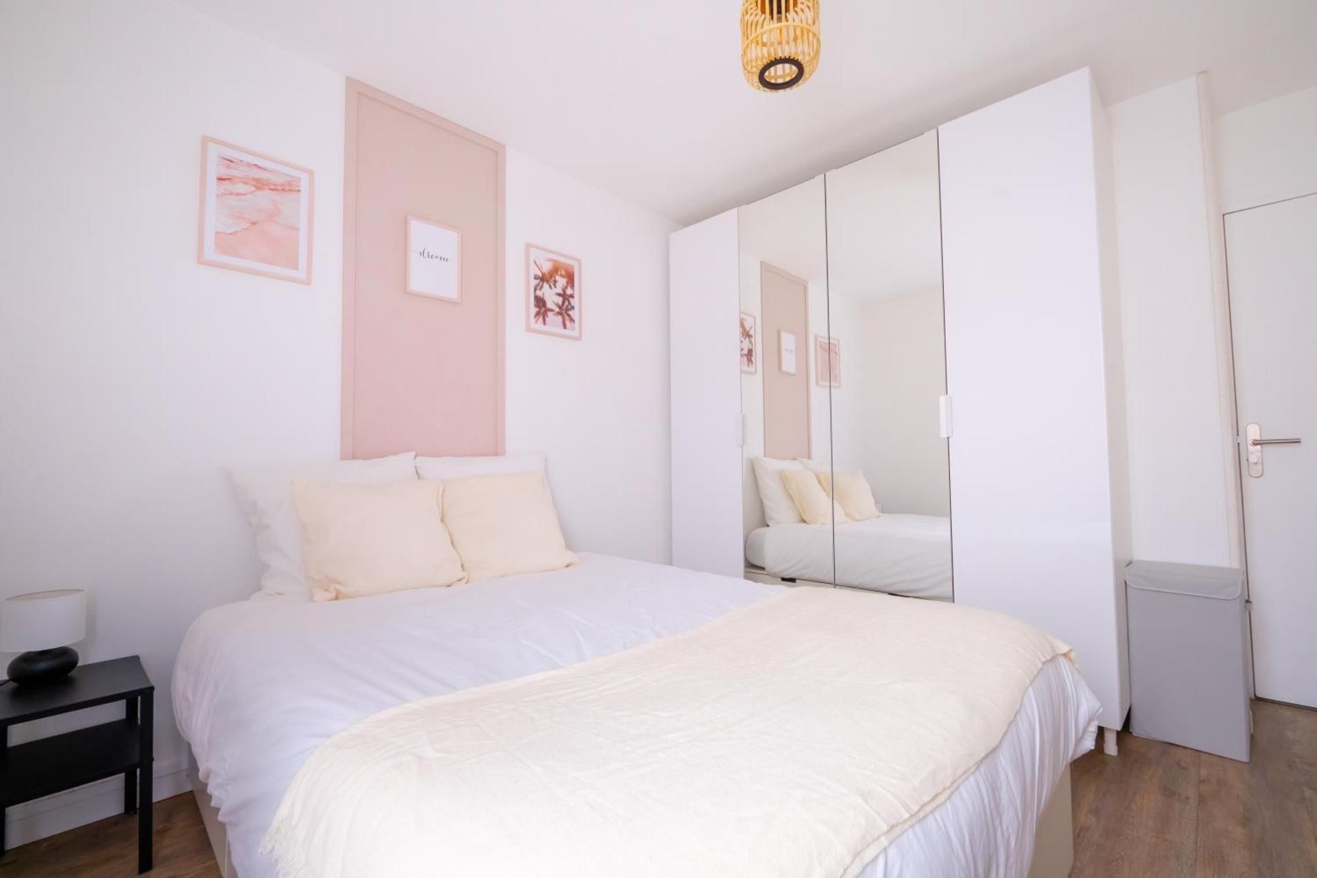 Standard Double Room with Shared Bathroom