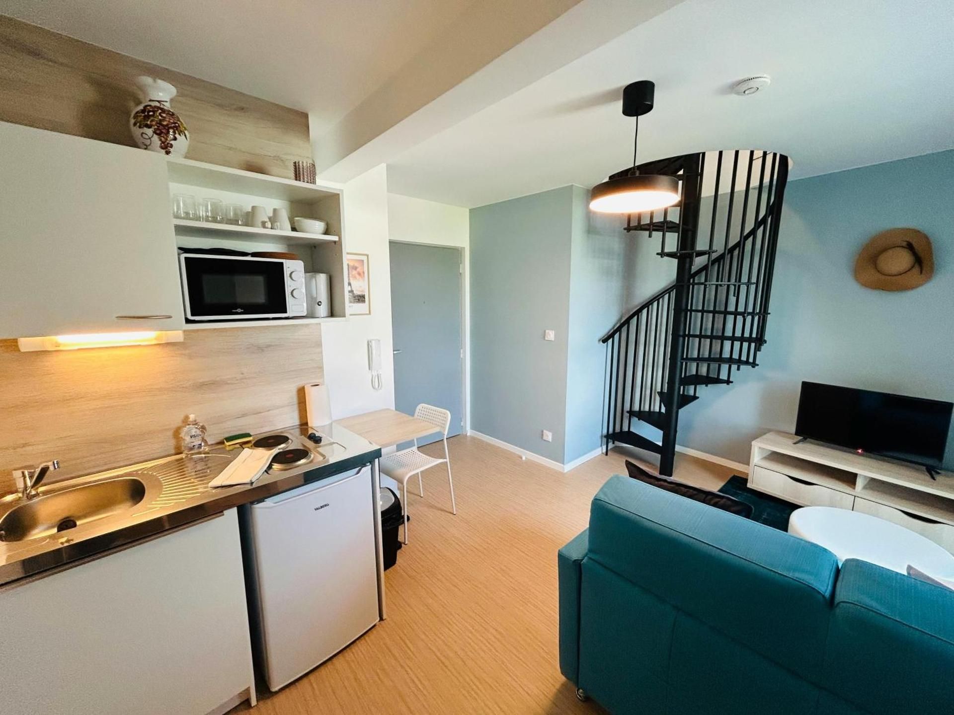 One-Bedroom Apartment