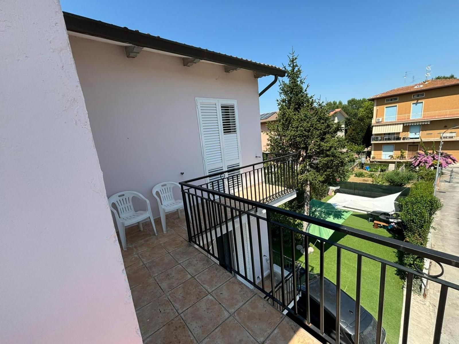 Apartment with Garden View