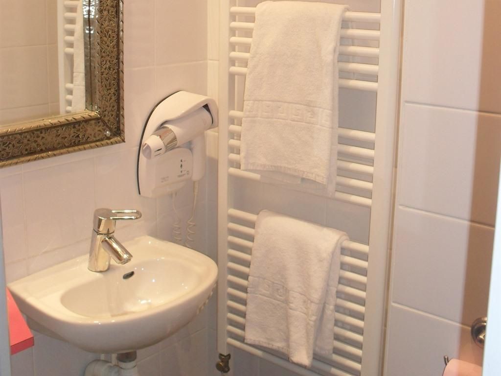 Double-Vue ville/ Place D'Erlon-Design-Douche