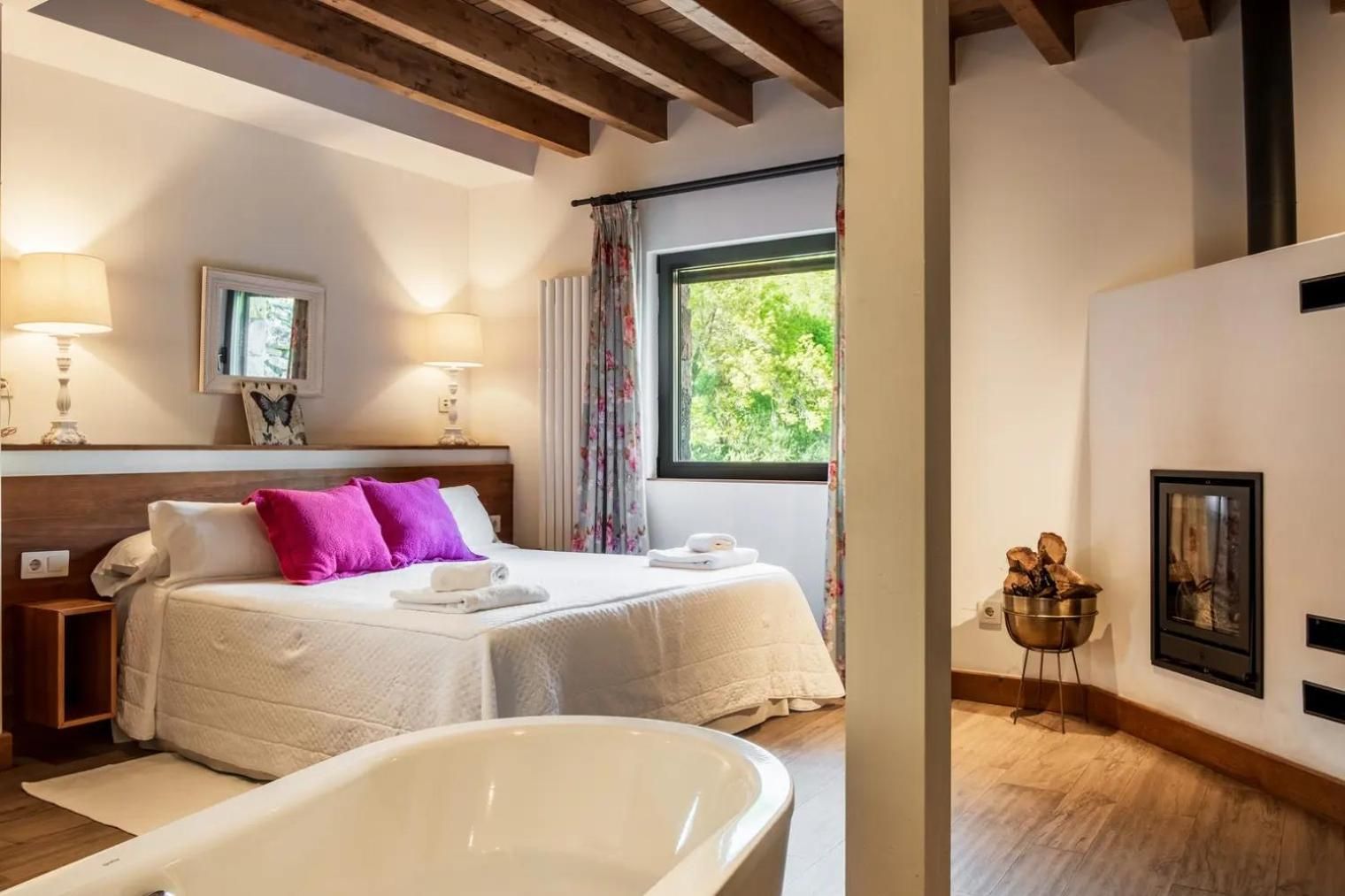 Deluxe King Suite