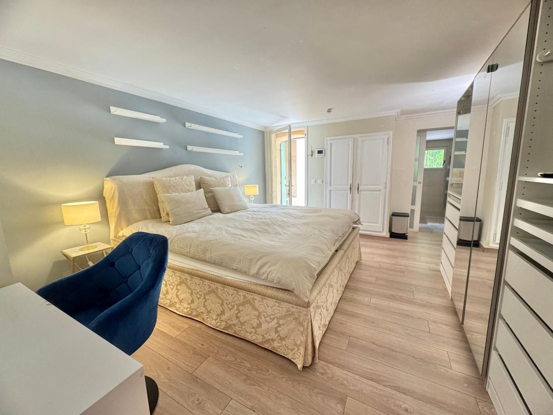 Large Double Room