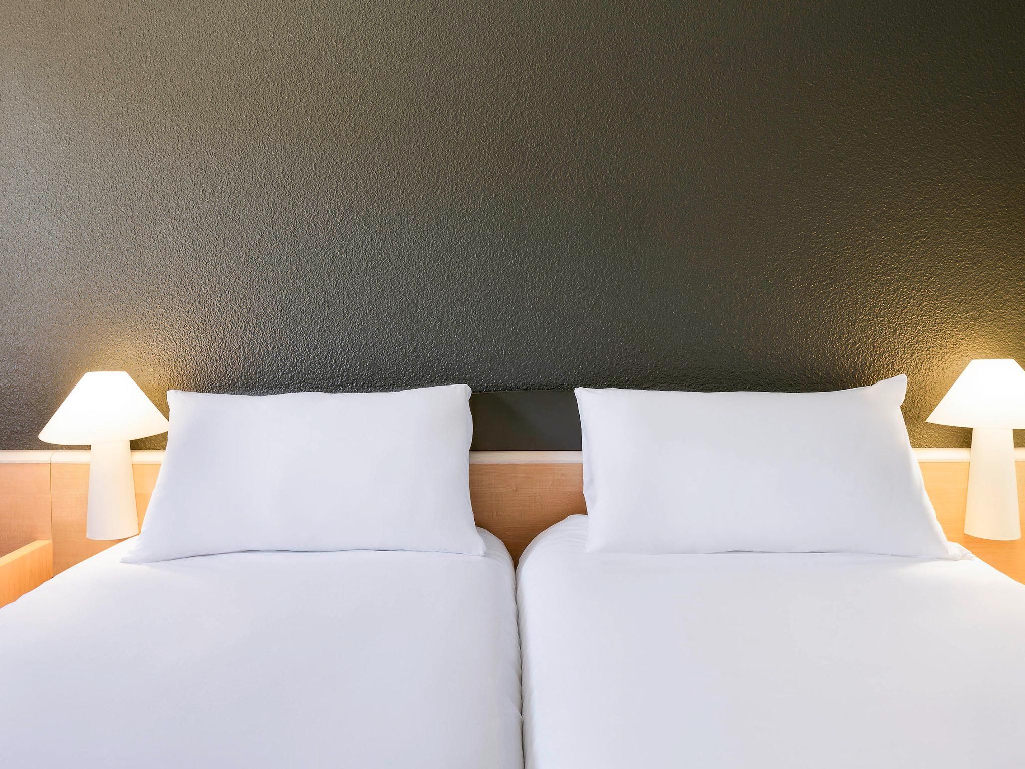 Standard Room with 2 Single Beds