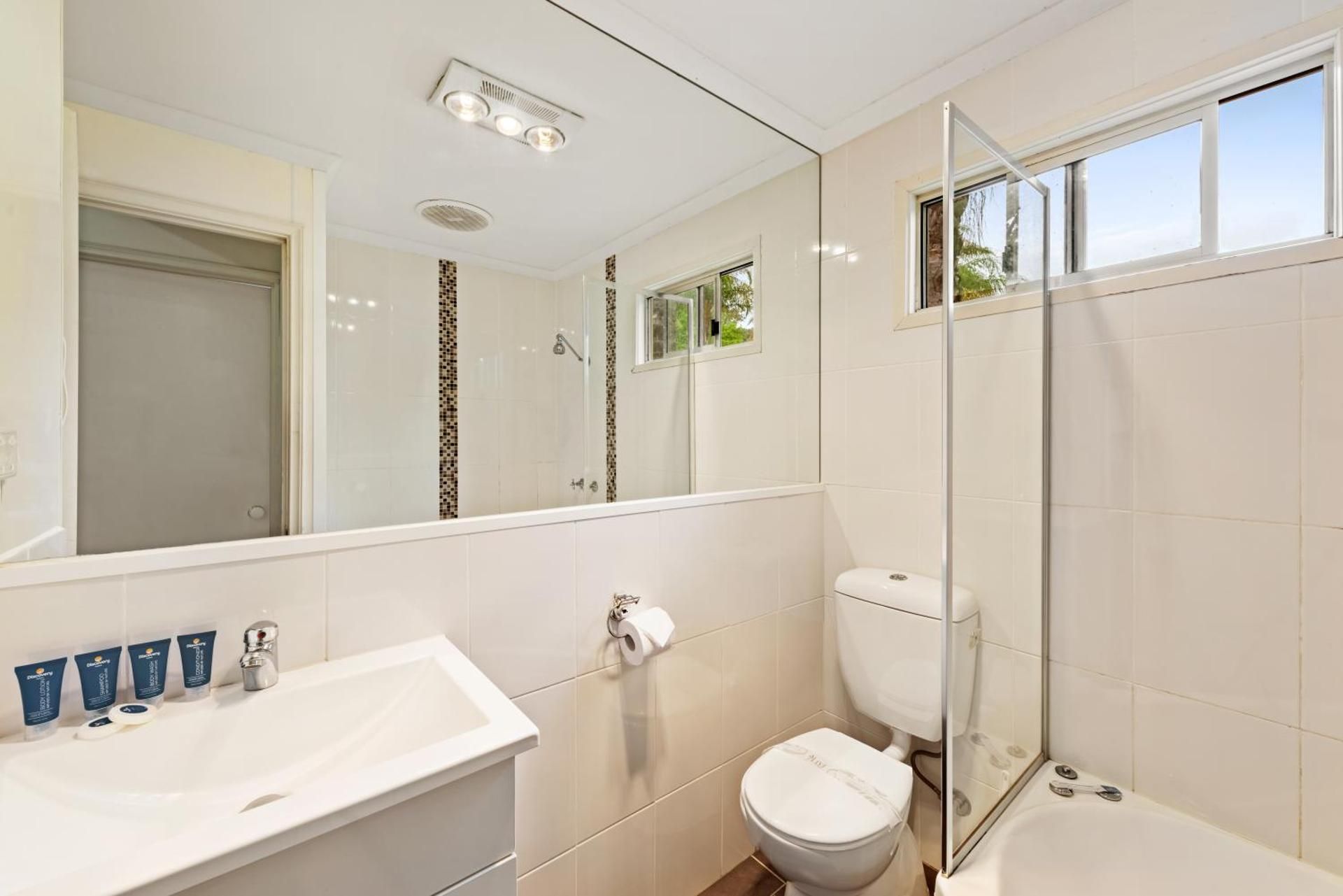 Deluxe Spa Cabin