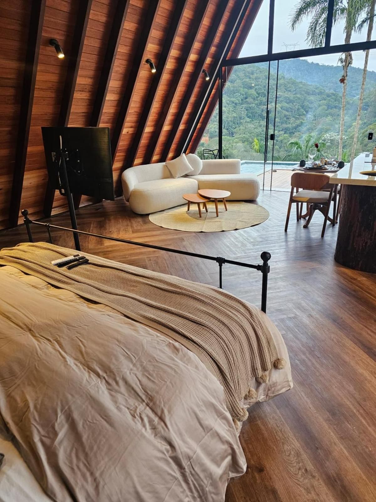 Deluxe Suite with Spa Bath
