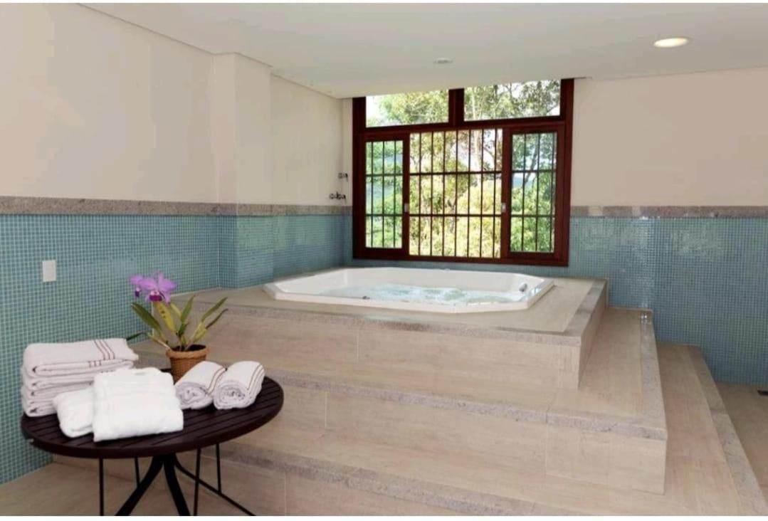 Suite with Mountain View