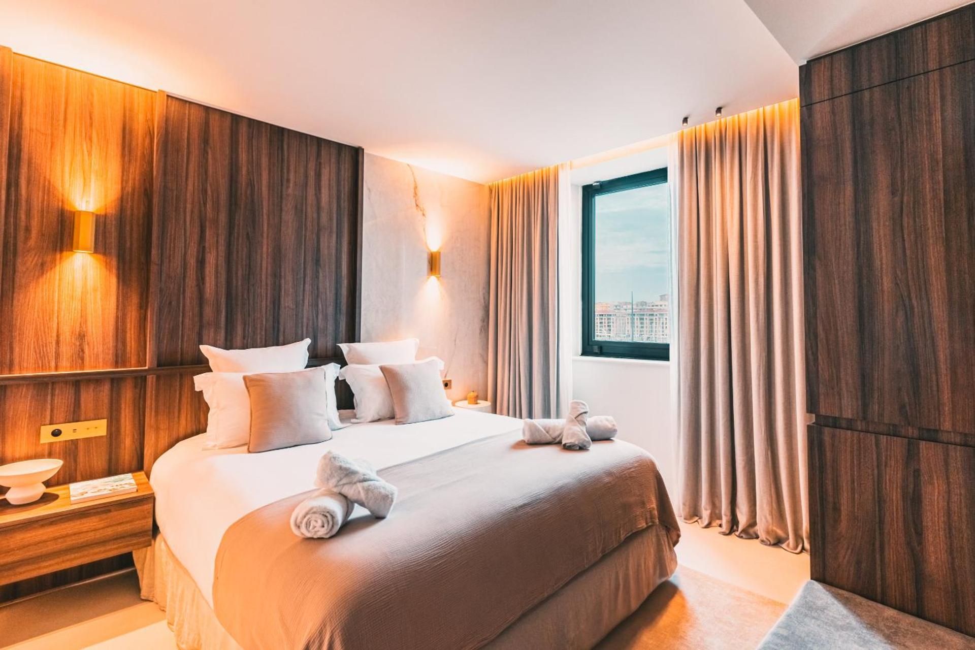 Two-Bedroom Apartment with Harbor View