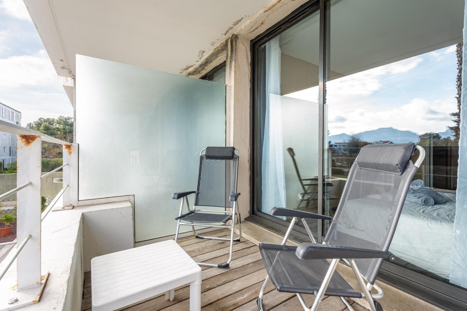 Studio with Terrace