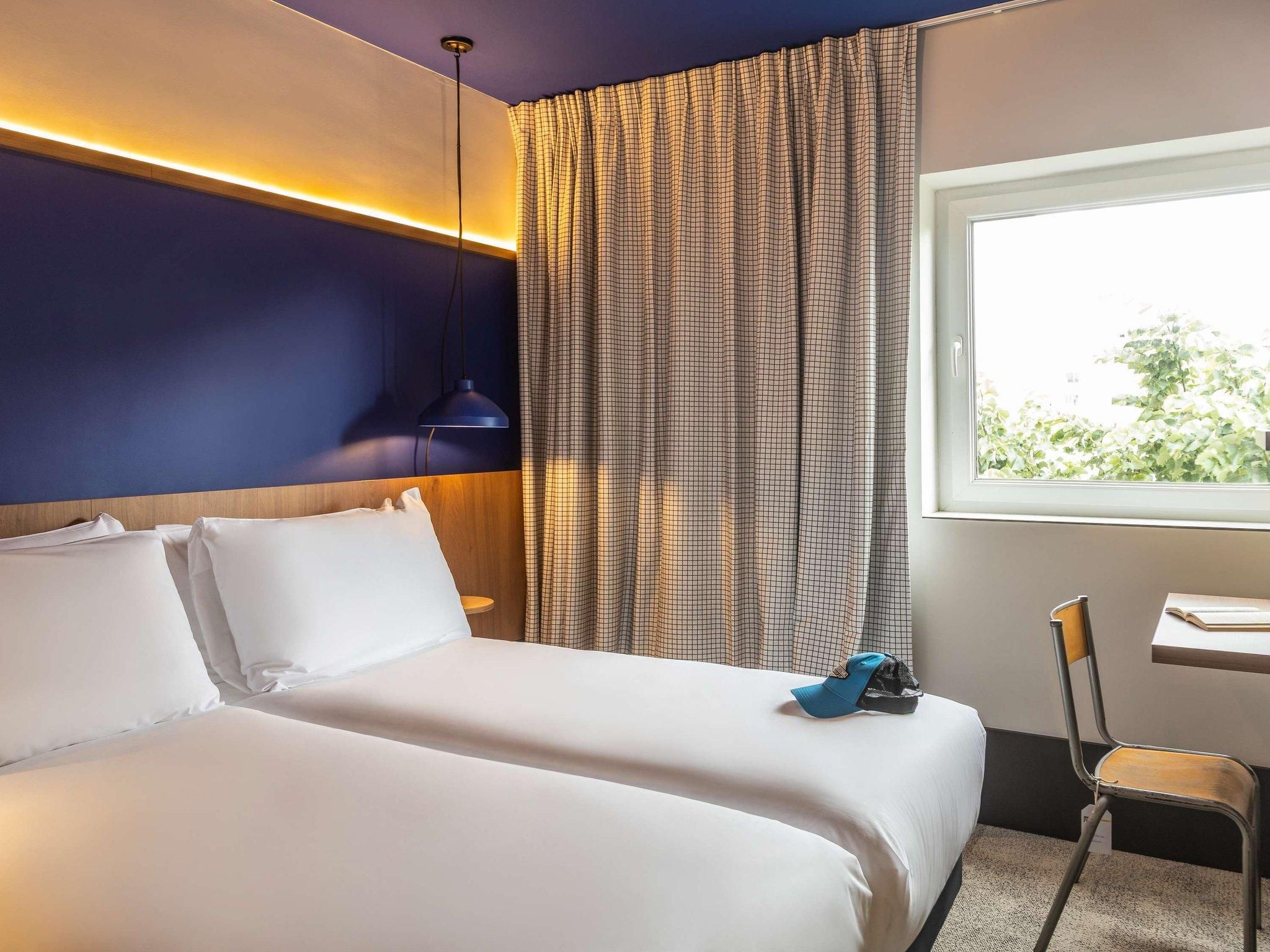 POP Room - 2 single beds