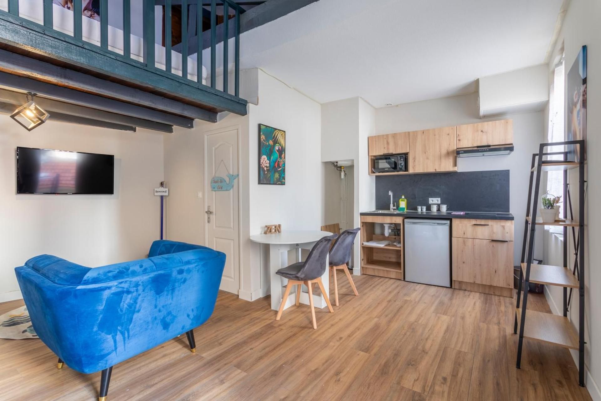 One-Bedroom Apartment