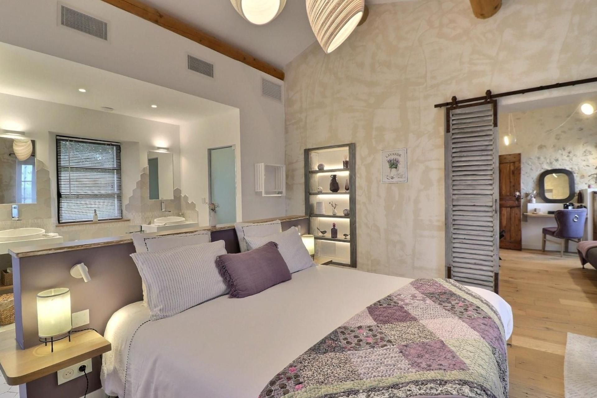 Superior King Suite