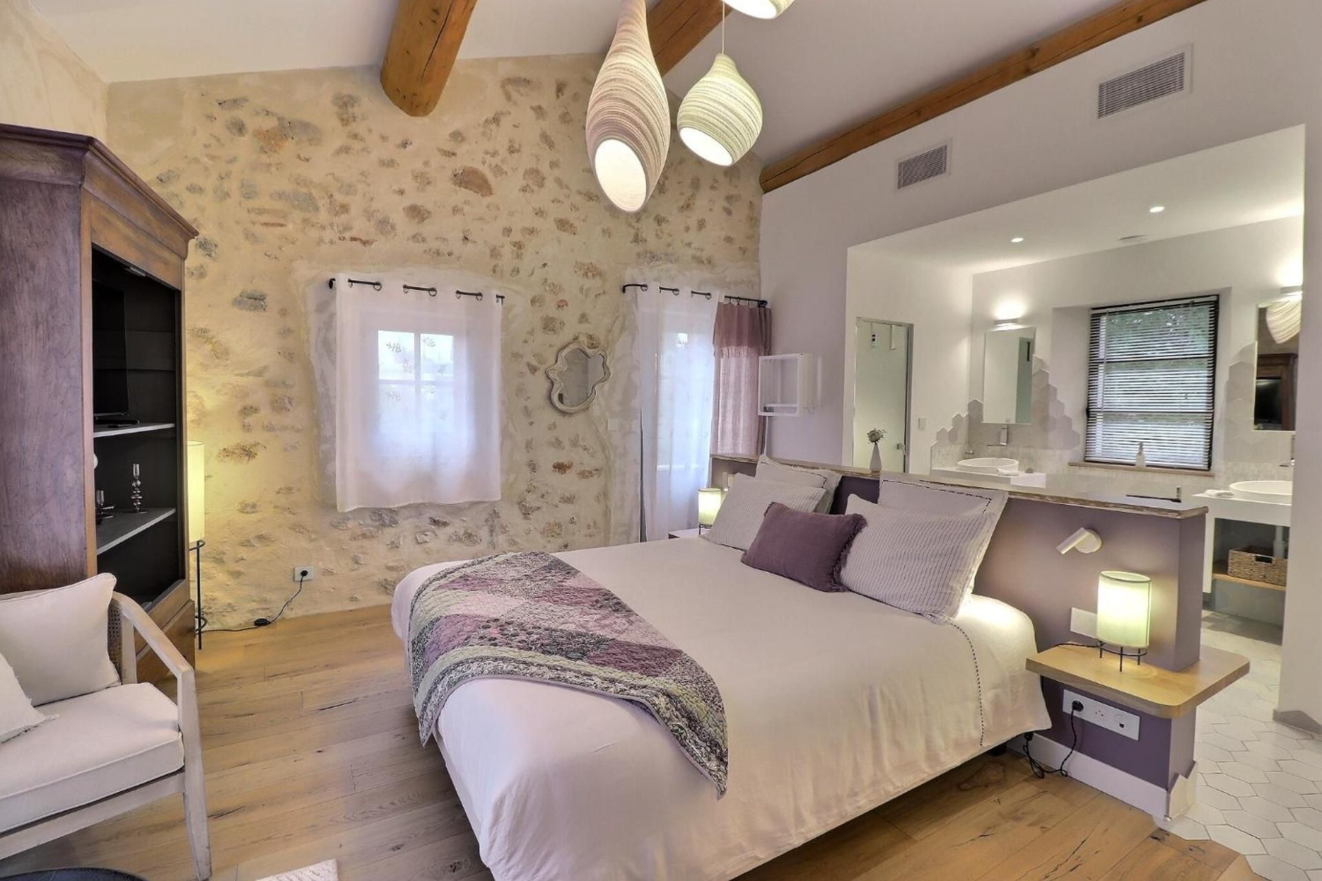 Superior King Suite