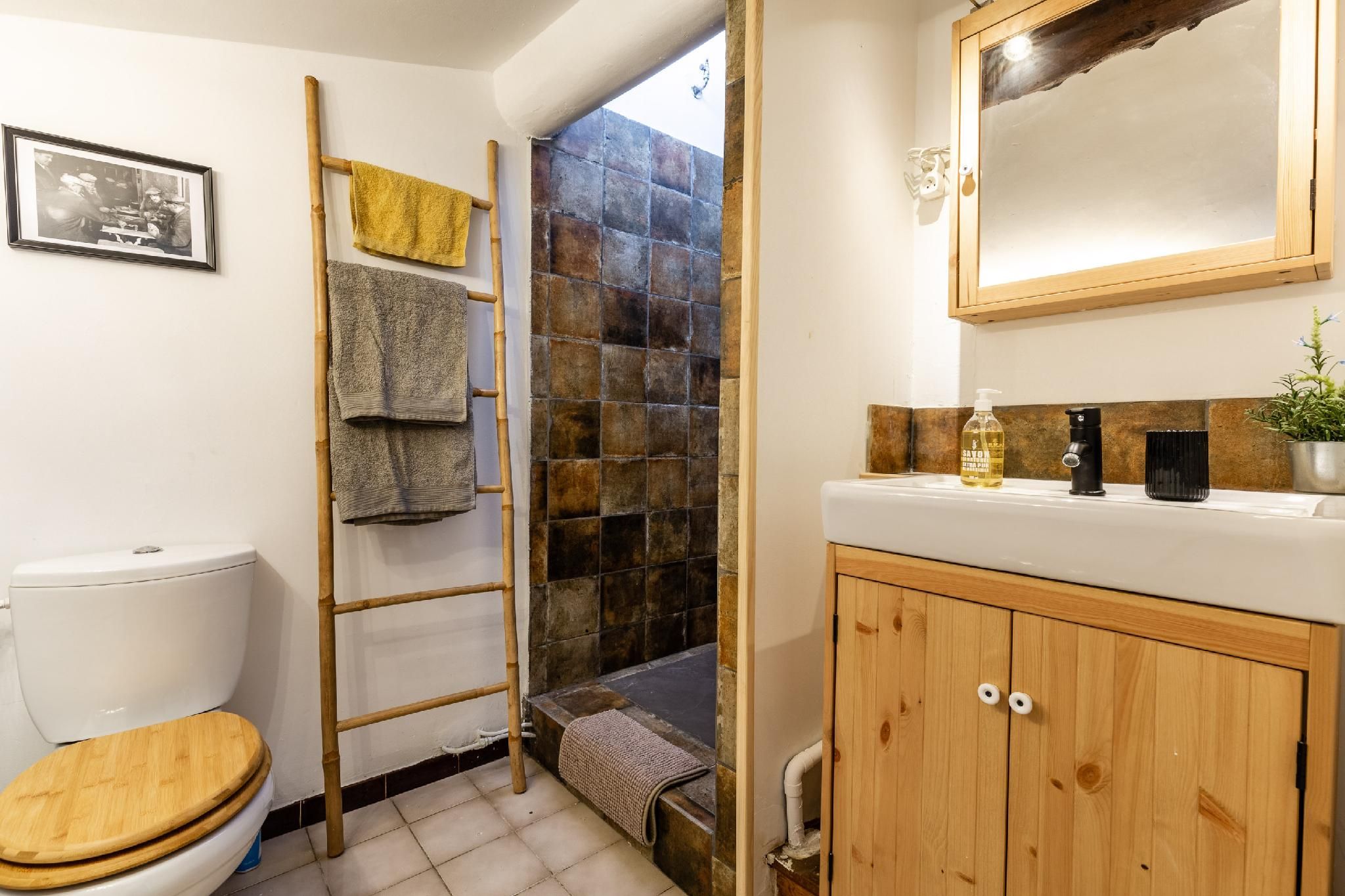 Appartement-Confort-SDB privée-Vue sur Jardin-Loft Mezzanine