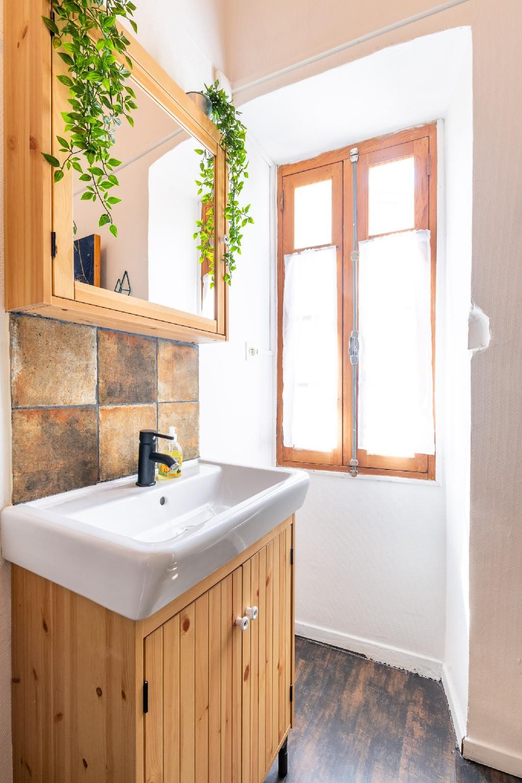Suite-Supérieure-Salle de bain privée-Vue sur Jardin-Suite Etage 2