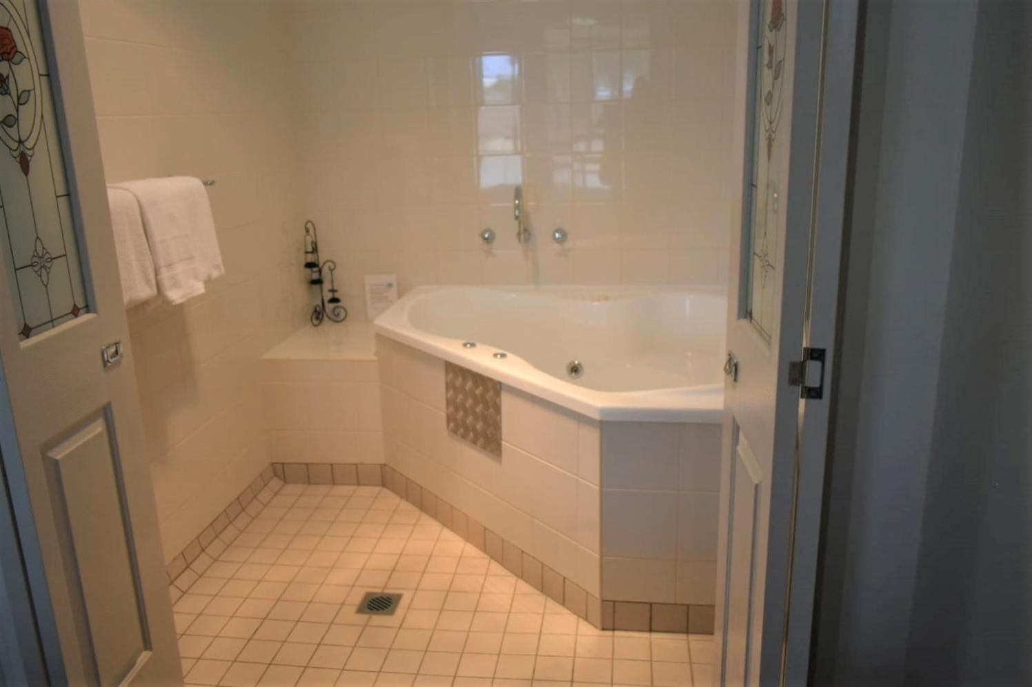 Deluxe Double or Twin Room with Spa Bath