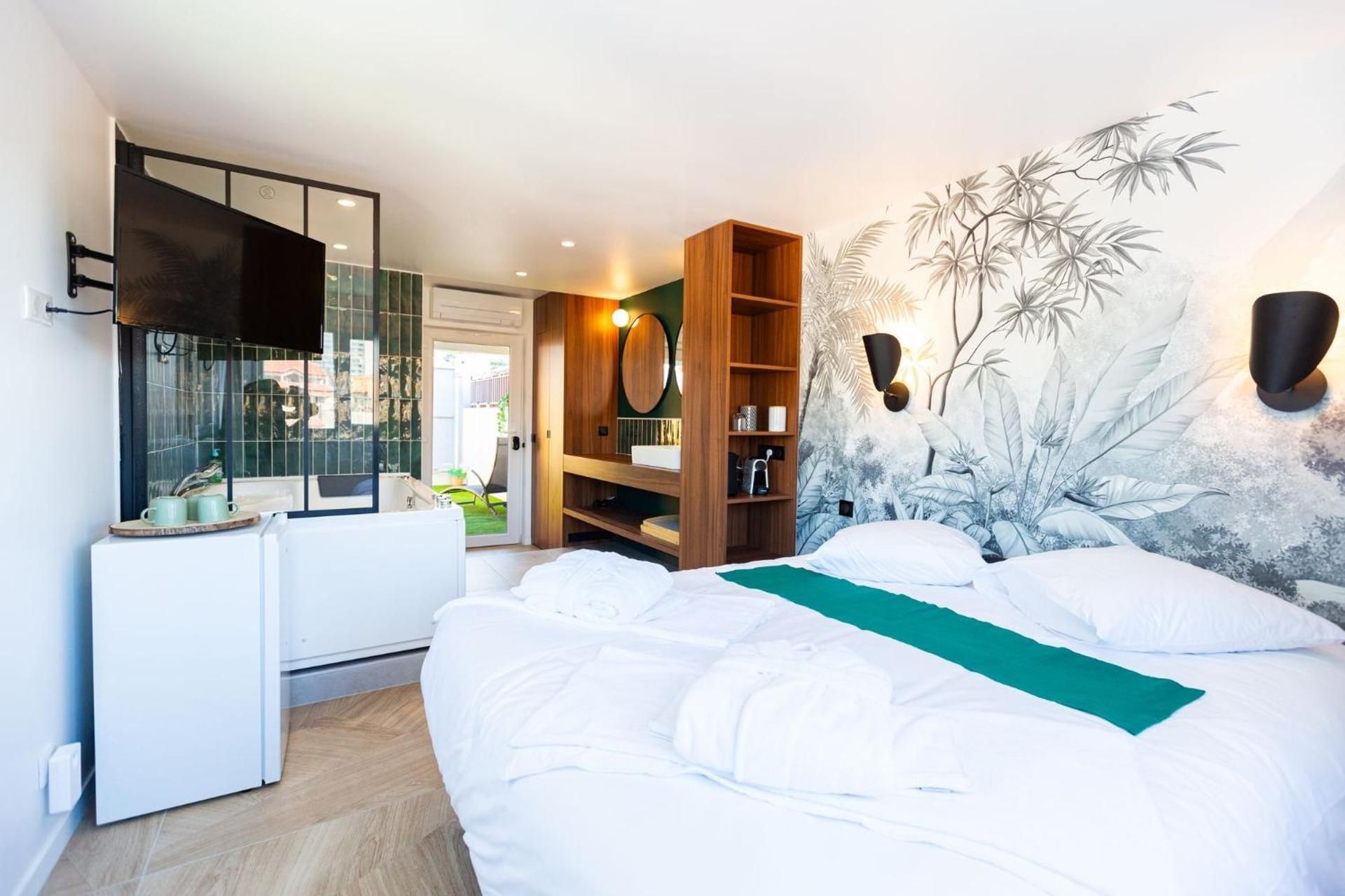 King Room with Spa Bath