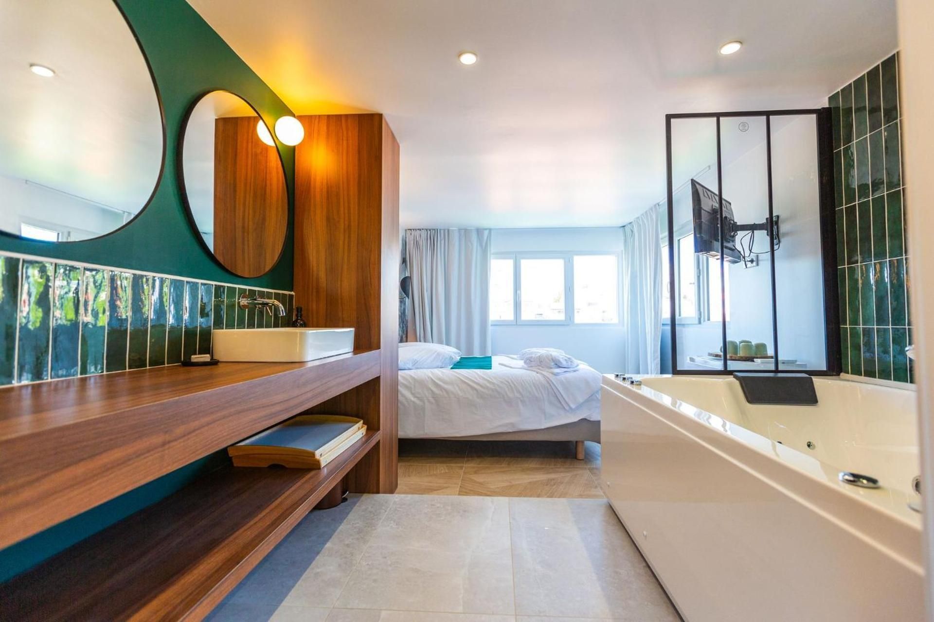 King Room with Spa Bath