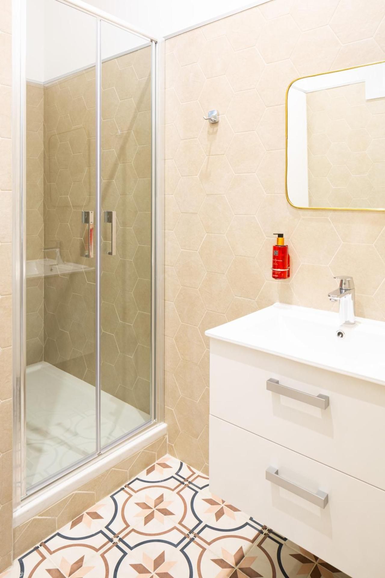 Comfort Apartment (2-4 Adults)